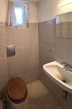EG WC - 