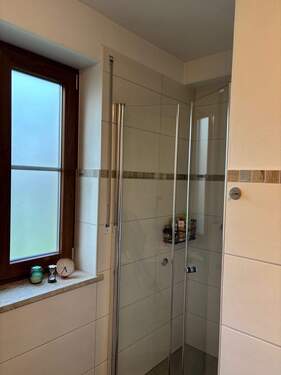Foto 12 - Badezimmer Blick Richtung Dusche - 