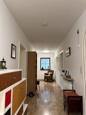 Foto 3 - geräumiger Flur - 4 Zimmer Etagenwohnung in Wang