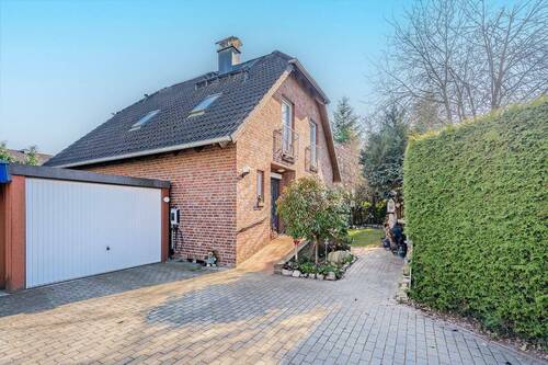 Hausansicht - Einfamilienhaus mit großem Wohnkeller in Staaken