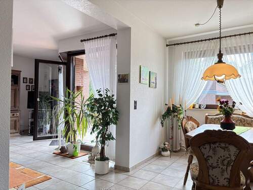 Wohnzimmer - 2 Zimmer Etagenwohnung zum Kaufen in Mönchengladbach