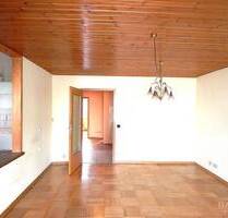 Helle 3 Zimmer-Wohnung mit Balkon und Tiefgaragen-Stellplatz in guter Lage! - Geislingen an der Steige