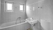 Wannenbad mit Fenster - 