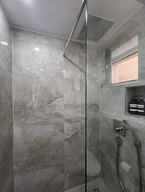 Begehbare Regendusche - 