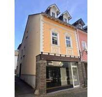 Großes, renovierungsbedürftiges Haus in Fußgängerzone, 3 Etagen, 3 Wohnungen möglich - Wissen