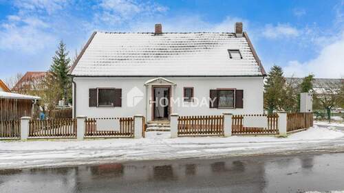 Außenansicht 2 - Wohnprojekt mit Zukunft - Einfamilienhaus mit großem Grundstück und viel Gestaltungsspielraum