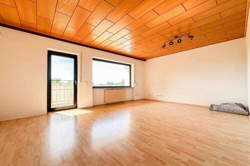 Wohnzimmer OG - 1 Zimmer Mehrfamilienhaus, Wohnhaus in Hetzles