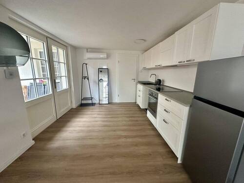 Eingangsbereich - Moderne Maisonettewohnung mit eigenem Eingang, Terrasse und hochwertiger Einbauküche