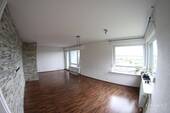 Wohnzimmer - 2 Zimmer Etagenwohnung zum Kaufen in Durlangen