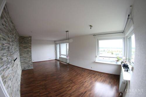 Wohnzimmer - 2 Zimmer Etagenwohnung zum Kaufen in Durlangen