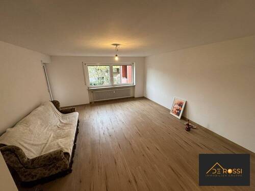 Wohnzimmer - 4 Zimmer Etagenwohnung in Nürnberg / Langwasser