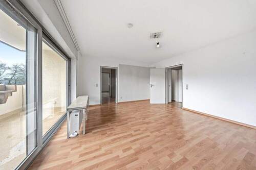 Wohnzimmer - 2 Zimmer Etagenwohnung in Ettlingen