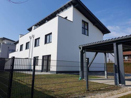 Ansicht Süd - 5 Zimmer Mehrfamilienhaus, Wohnhaus zum Kaufen in Waldkraiburg