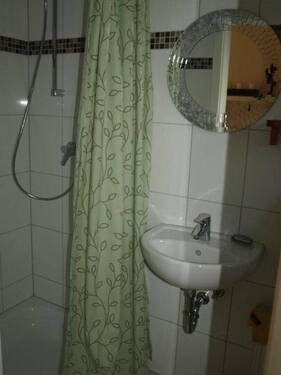 Gäste WC mit Dusche EG - 