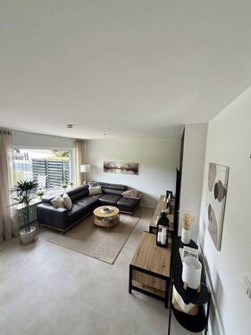 Wohnzimmer hell und modern - 