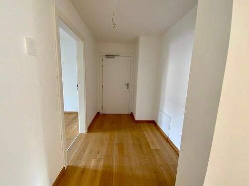 Flur - weis gestricken mit Foßboden - 3 Zimmer Etagenwohnung zur Miete in Vellmar