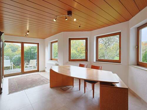 Schönes, helles Kinder- oder Arbeitszimmer mit Zugang zur Terrasse - Doppelhaushälfte mit 157,00 m² in Sindelfingen zum Kaufen