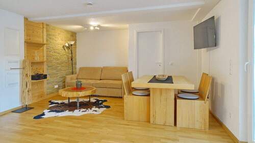 Bild 2 - 2 Zimmer Etagenwohnung zum Kaufen in Titisee-Neustadt