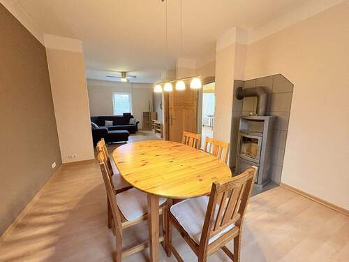 Esszimmer (EG) - Einfamilienhaus mit 149,50 m&sup2; in Kirchhain-Kleinseelheim zum Kaufen