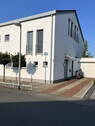 Ansicht Anliegerstrasse - modernes, helles Architektenhaus mit 6 Zimmern u. 3 Bädern