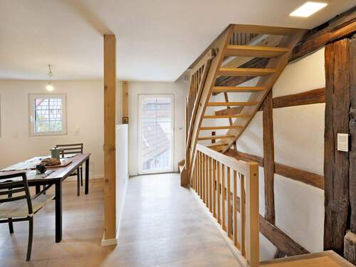 Hochwertige maßangefertigte Treppen als Verbindung zwischen den Ebenen - 