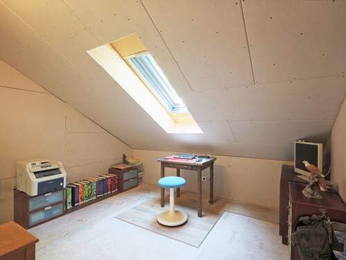 Schöner Rückzugsort zum Arbeiten in Dachgeschoss - 