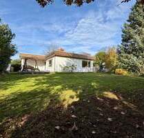 Für die Familie: Modernisierter Bungalow mit Gartenparadies in LangenOberlinden