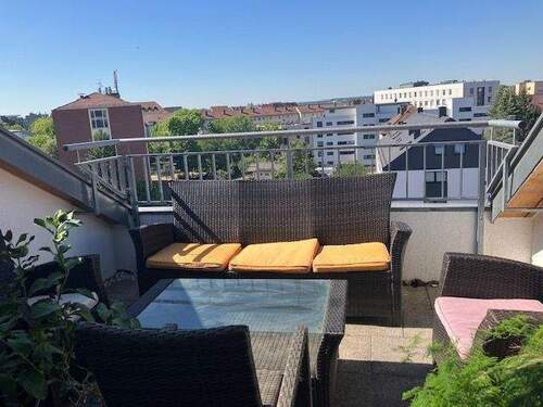 Dachterrasse - Dachterrassenwohnung mit Traumaussicht - großzügige 3-Zimmer -mit offenen Wohn-Essbereich - 90763 Fürth