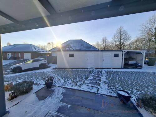 Garage mit Werkstatt +Carport und Auffahrt Rückseite - 