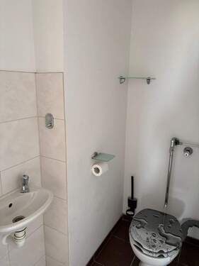 WC - 