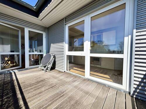 Terrasse mit Holzdielen - 2 Zimmer Etagenwohnung in Uelzen