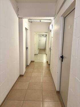 gefliester Kellergang - Etagenwohnung mit 71,50 m&sup2; in Uelzen zum Kaufen
