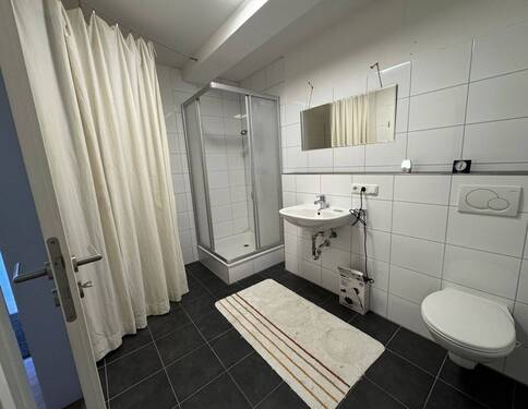 gefliestes Duschbad - 
