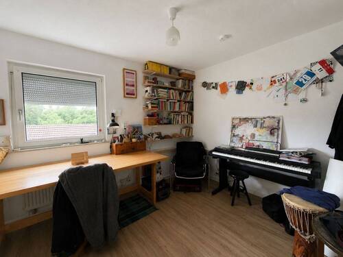 Helles Arbeitszimmer - 
