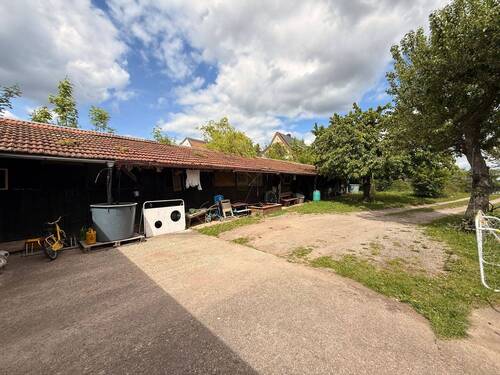 Großer Garten mit Garage - 