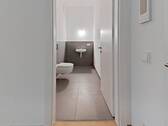 Gäste-WC direkt im Eingangsbereich - 