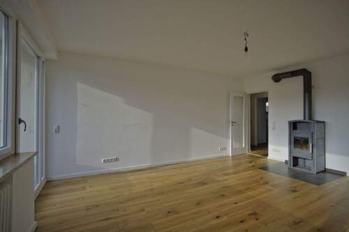 Wohnraum - 2 Zimmer Etagenwohnung in München