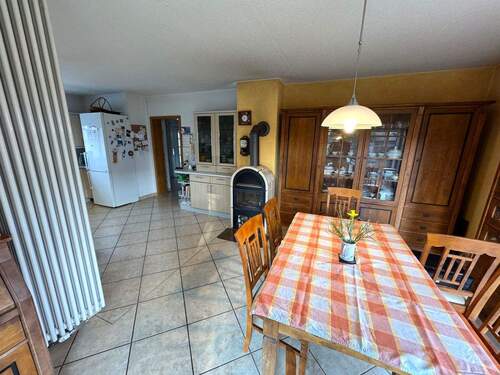 Essbereich mit Kamin - Einfamilienhaus mit 284,00 m&sup2; in Ebersbach/Sachsen zum Kaufen