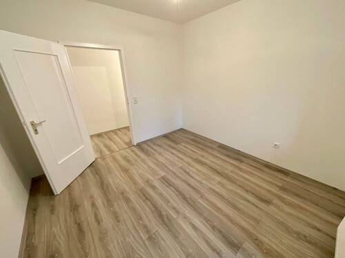 Schlafzimmer hinten - Etagenwohnung mit 71,10 m&sup2; in Essen zur Miete