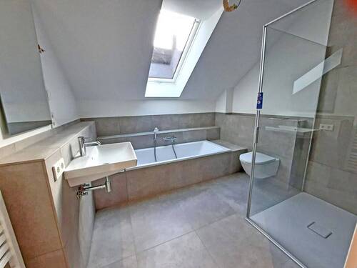 Badezimmer im Obergeschoss - 