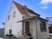 Hauseingang - 5 Zimmer Einfamilienhaus zum Kaufen in Reinsdorf