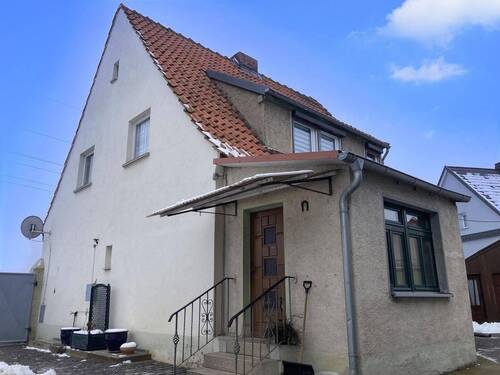 Hauseingang - 5 Zimmer Einfamilienhaus zum Kaufen in Reinsdorf