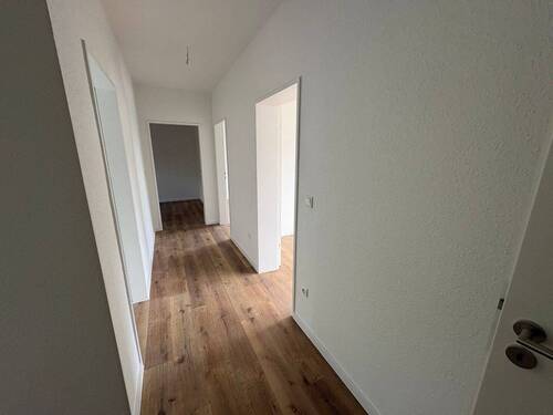 Flur - Etagenwohnung mit 75,00 m&sup2; in Norderstedt zur Miete