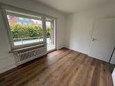 Ansicht I: Schlafzimmer mit Zugang zum Balkon - 
