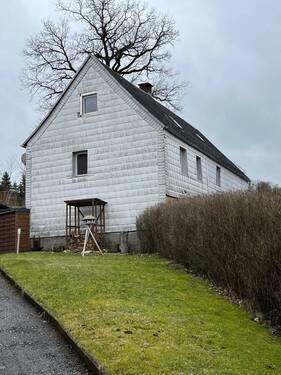 Aussenansicht - Einfamilienhaus - 52.000,00 EUR Kaufpreis, ca.  150,00 m² Wohnfläche