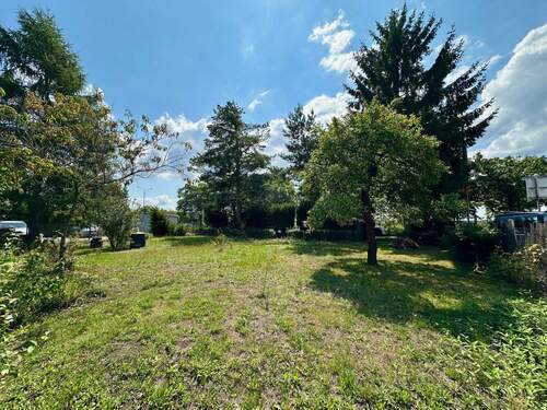 Seitenansicht zur Straße - Grundstück in Berlin zum Kaufen