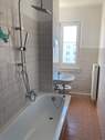 Badezimmer mit Wanne - 