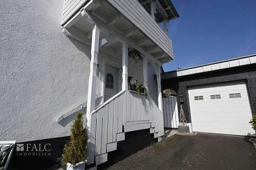 Hauseingang - 6 Zimmer Reihenendhaus in Hösbach