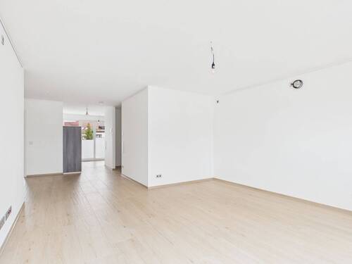 Wohnbereich zur Diele - Etagenwohnung mit 109,00 m&sup2; in Fellbach zur Miete