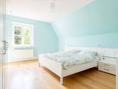 Schlafzimmer OG - Mehrfamilienhaus, Wohnhaus mit 265,00 m&sup2; in Krefeld zum Kaufen